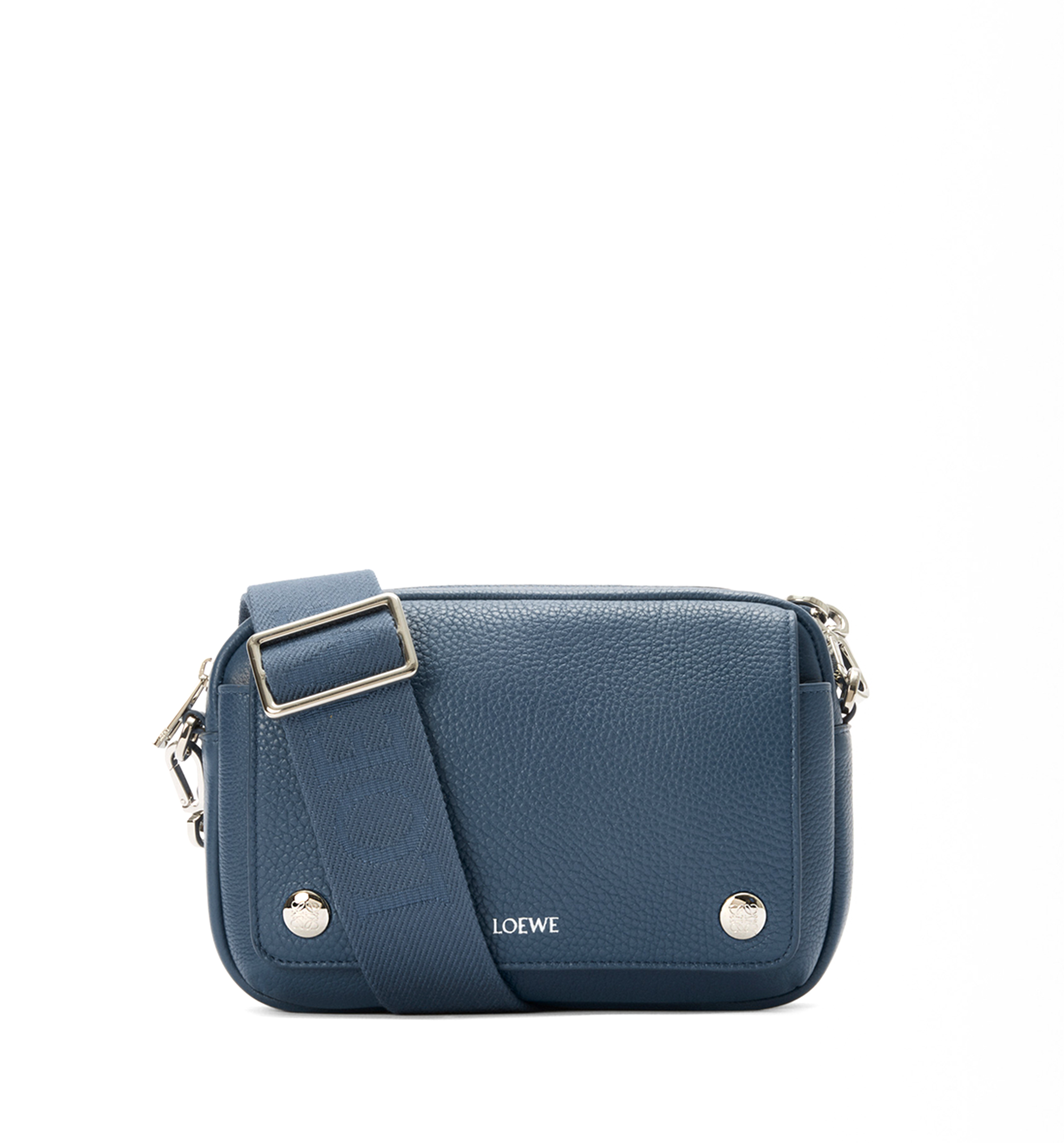 Medium Pebble Messenger Bag In Supple Grained Calfskin