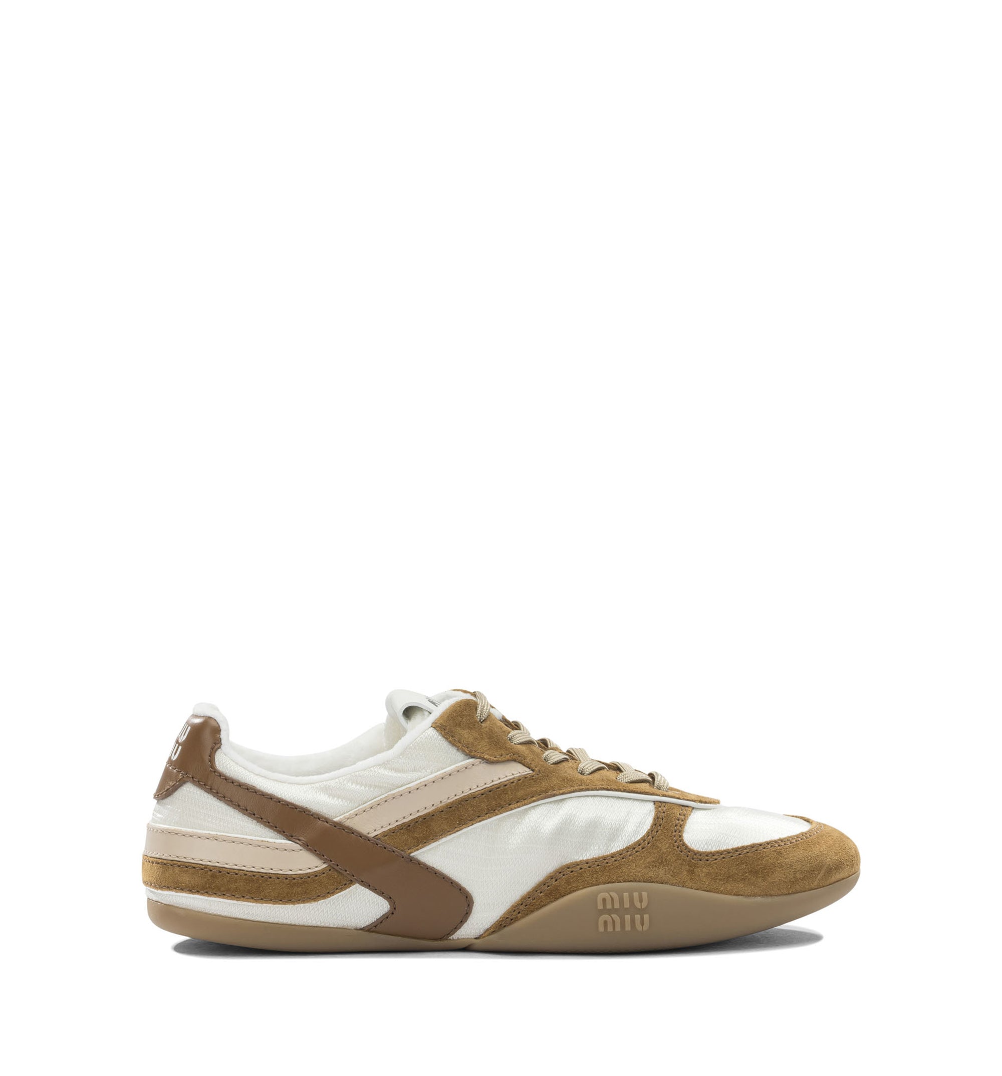 Gymnasium technical fabric and suede sneakers
