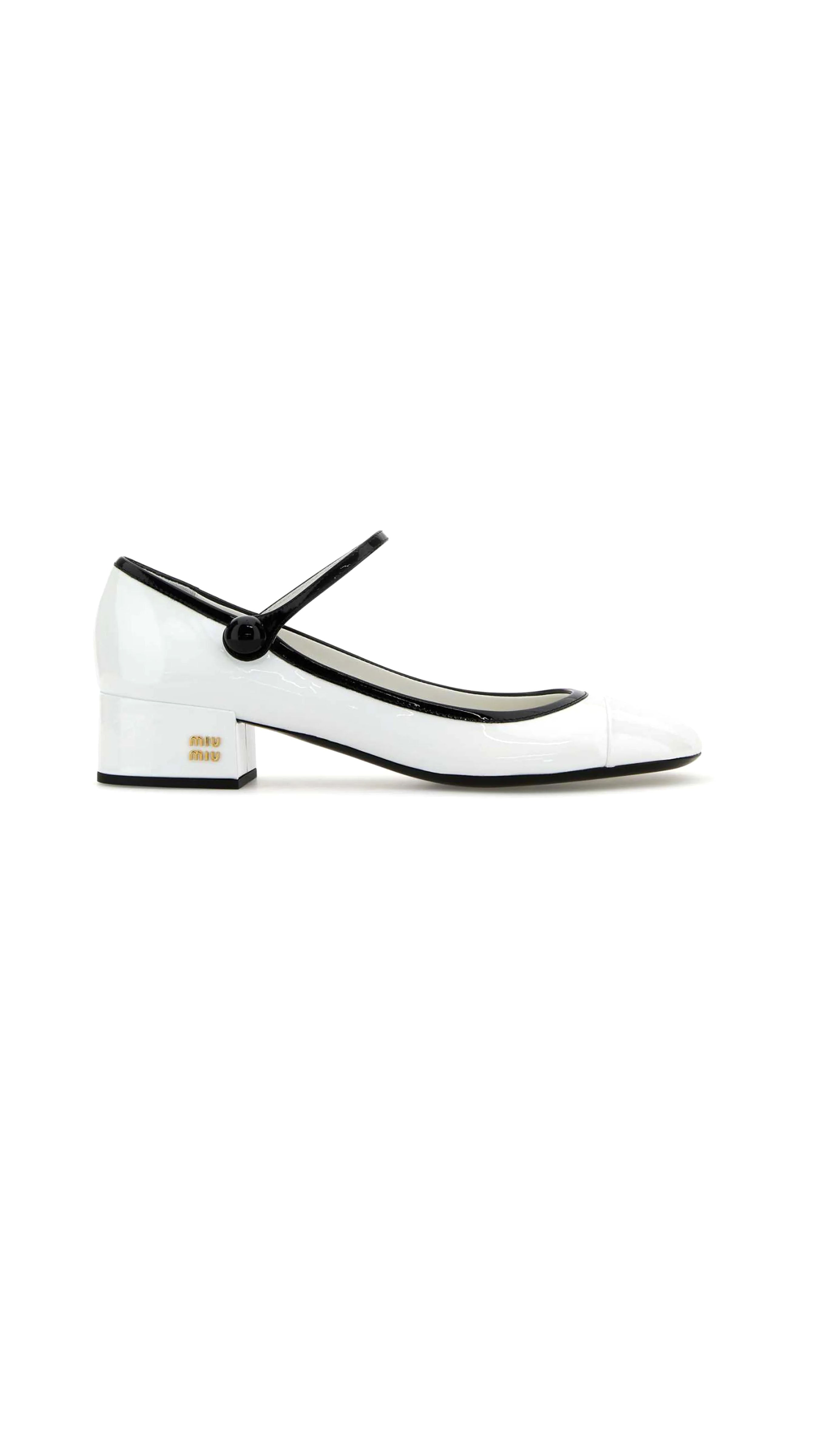 Two-tone Patent leather Mary Jane Pumps - White/Black