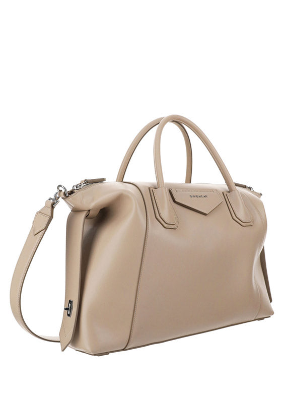Medium antigona soft bag in smooth leather - Beige