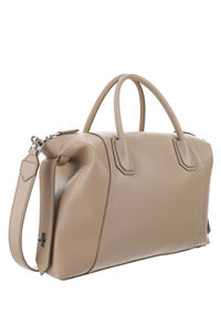 Medium antigona soft bag in smooth leather - Beige