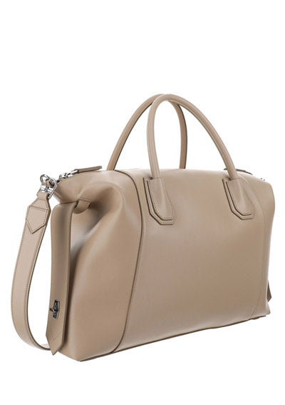 Medium antigona soft bag in smooth leather - Beige