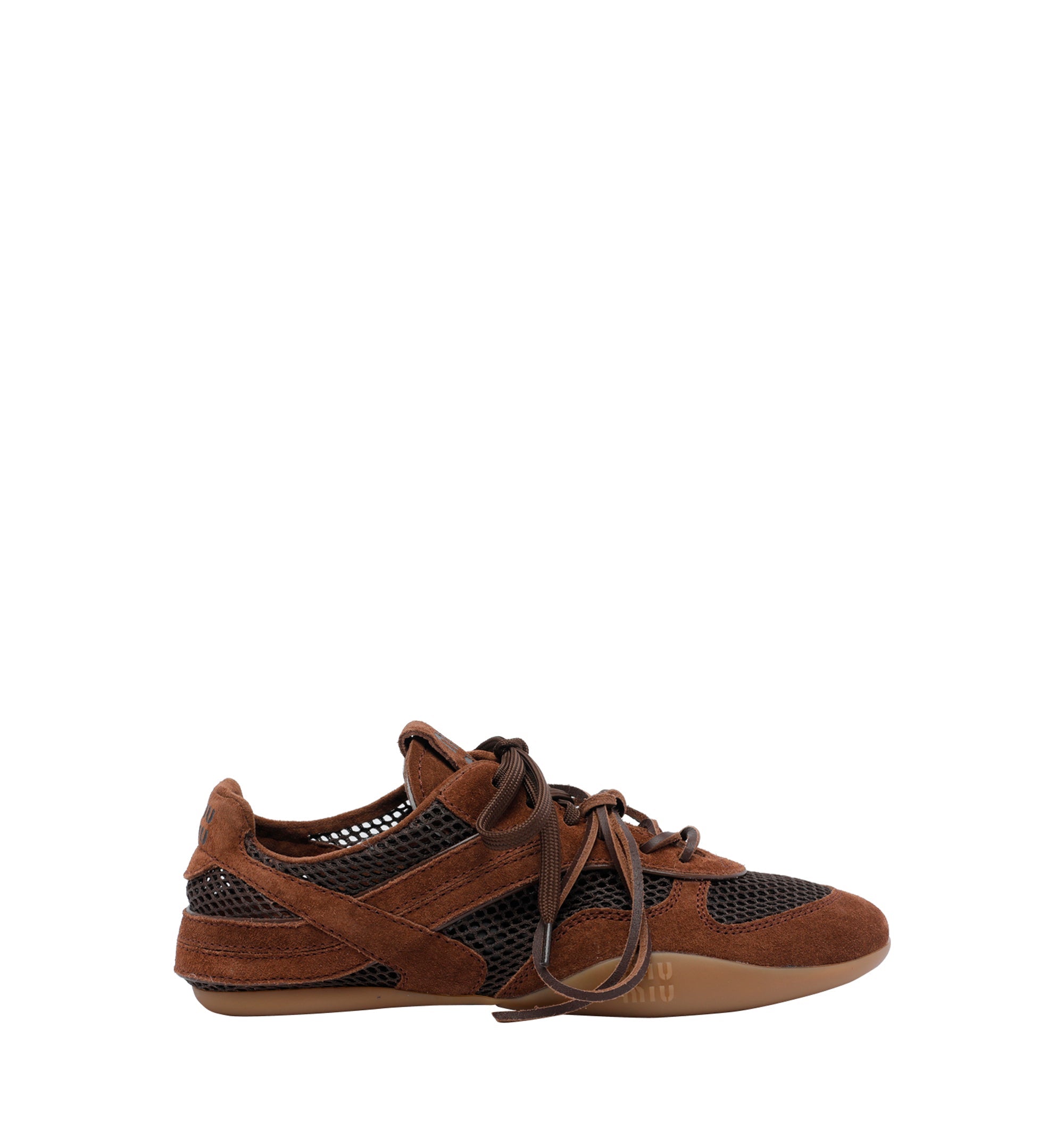 Gymnasium mesh and suede sneakers