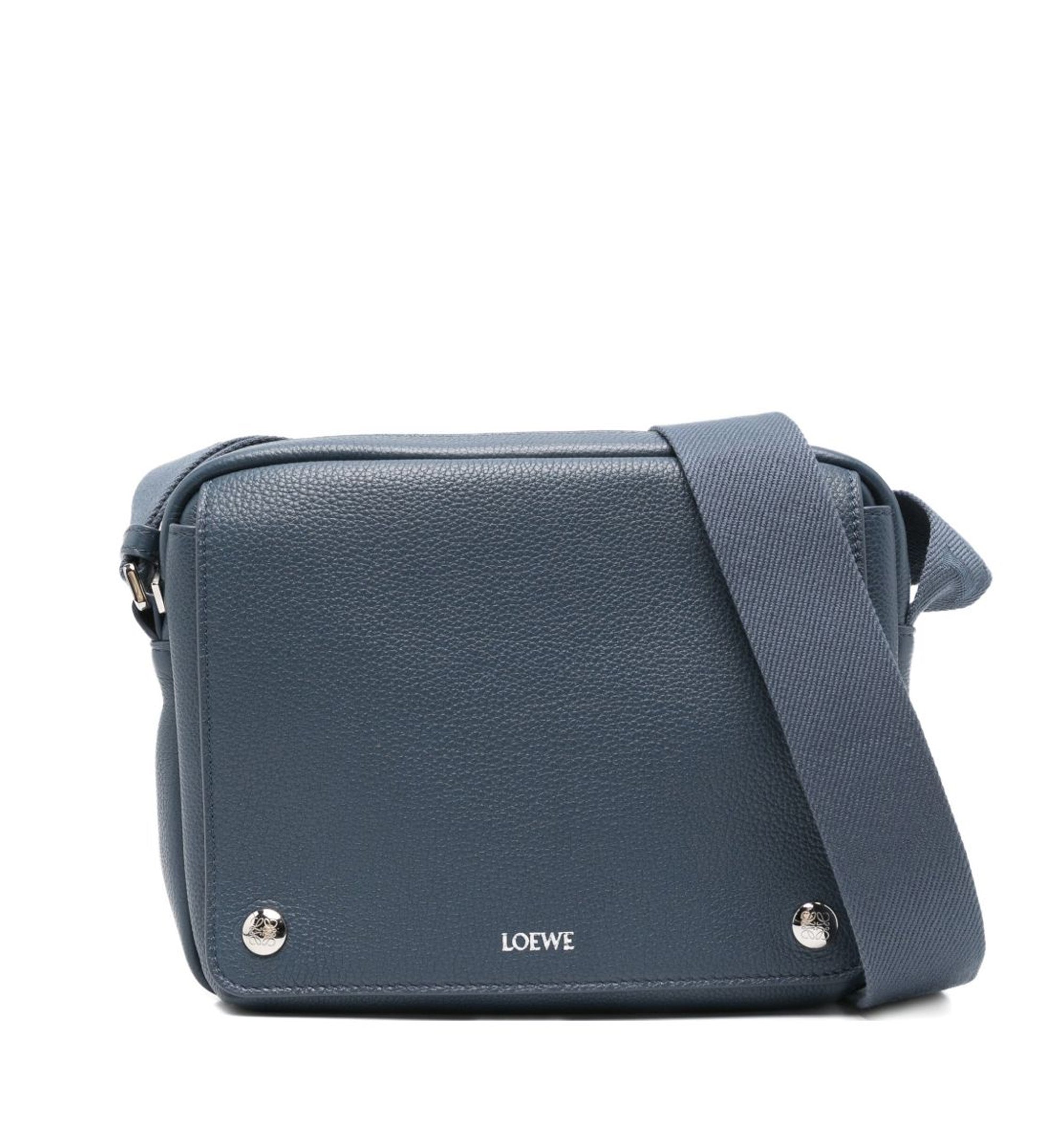 Medium Pebble Messenger Bag In Supple Grained Calfskin