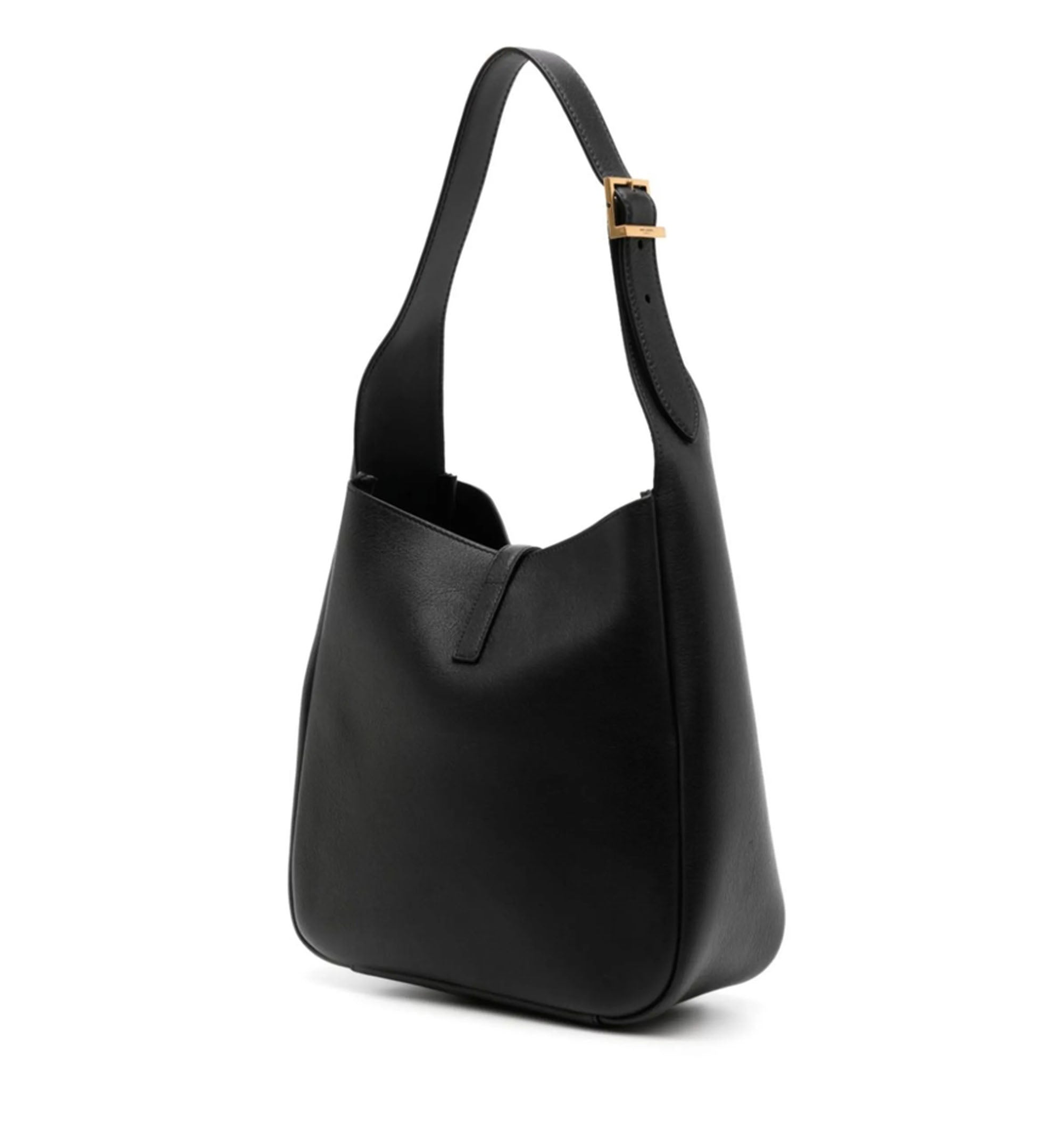 Le 5 À 7 Supple Small In Grained Leather