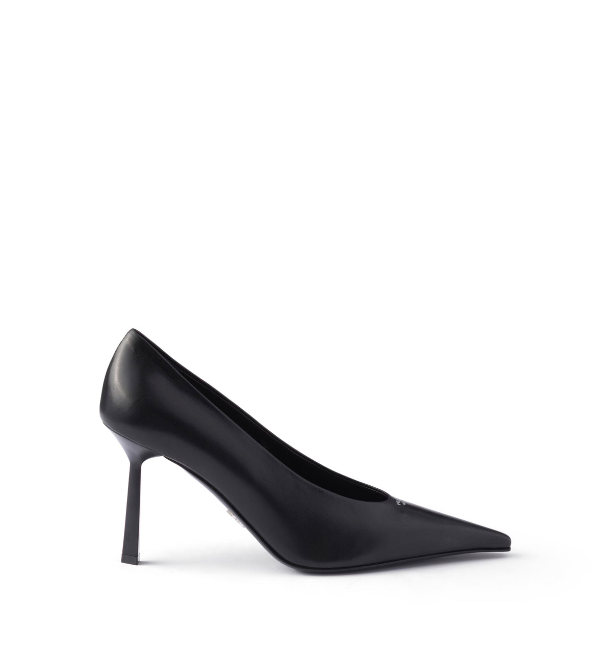 Leather pumps