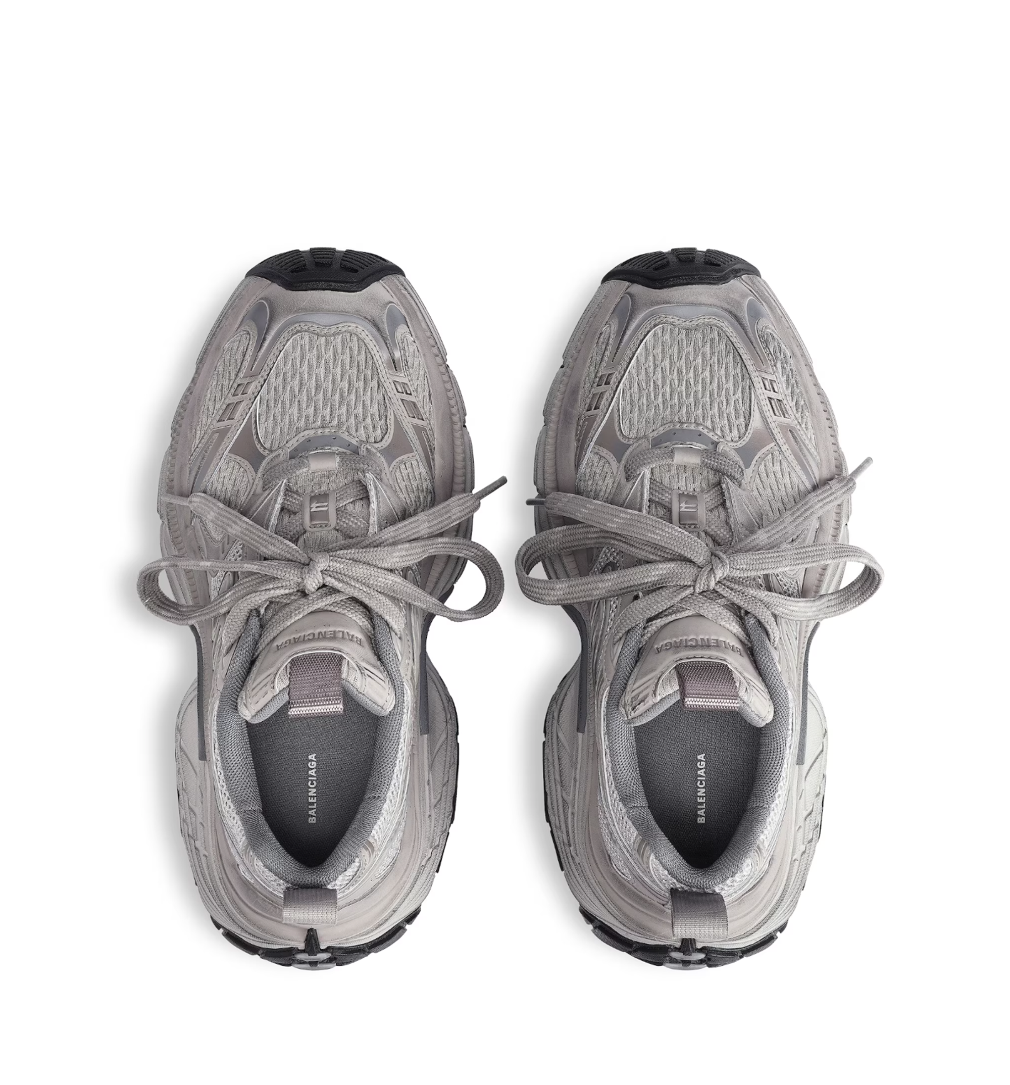 6XL Sneakers