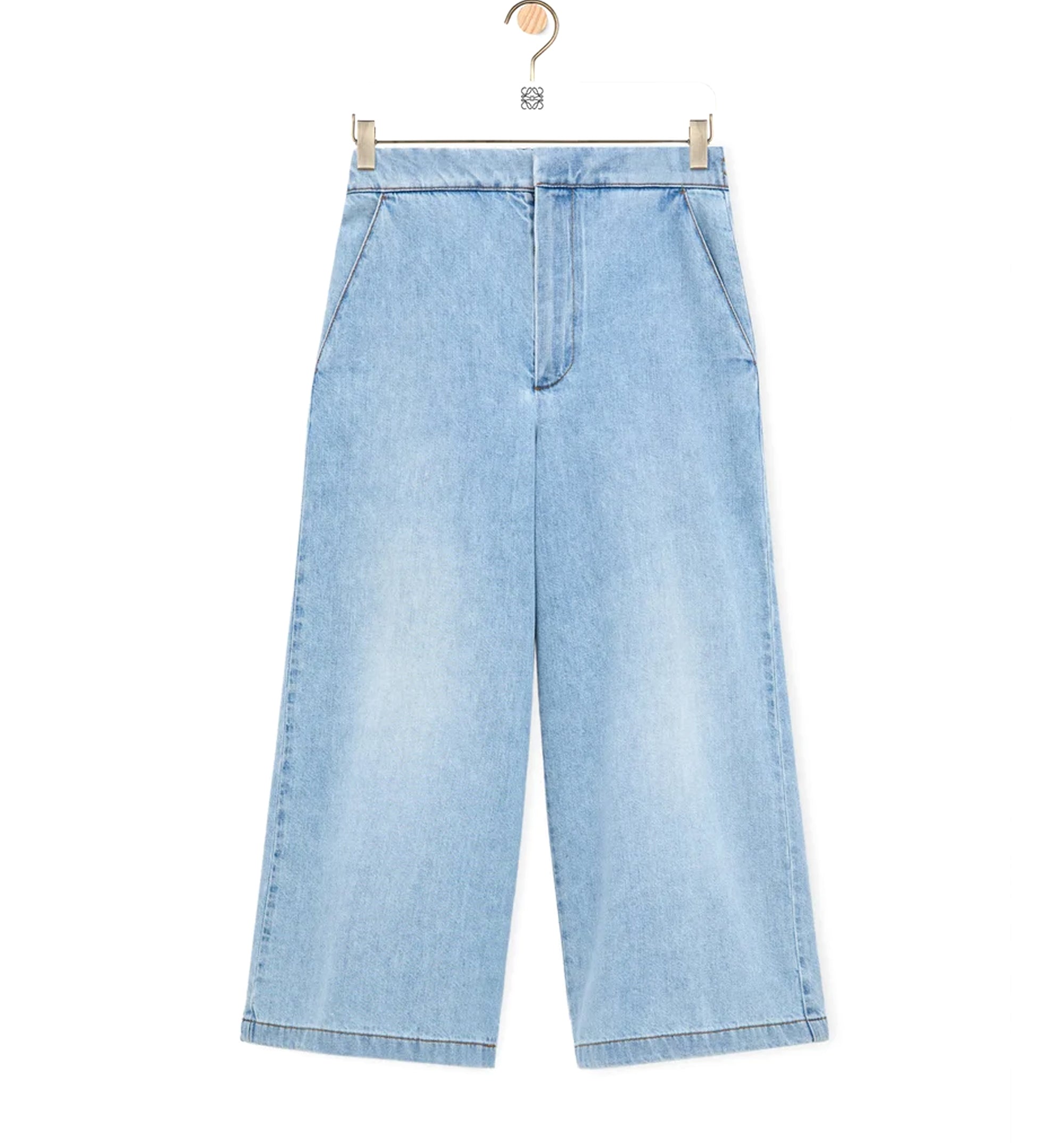 Cropped trousers in denim