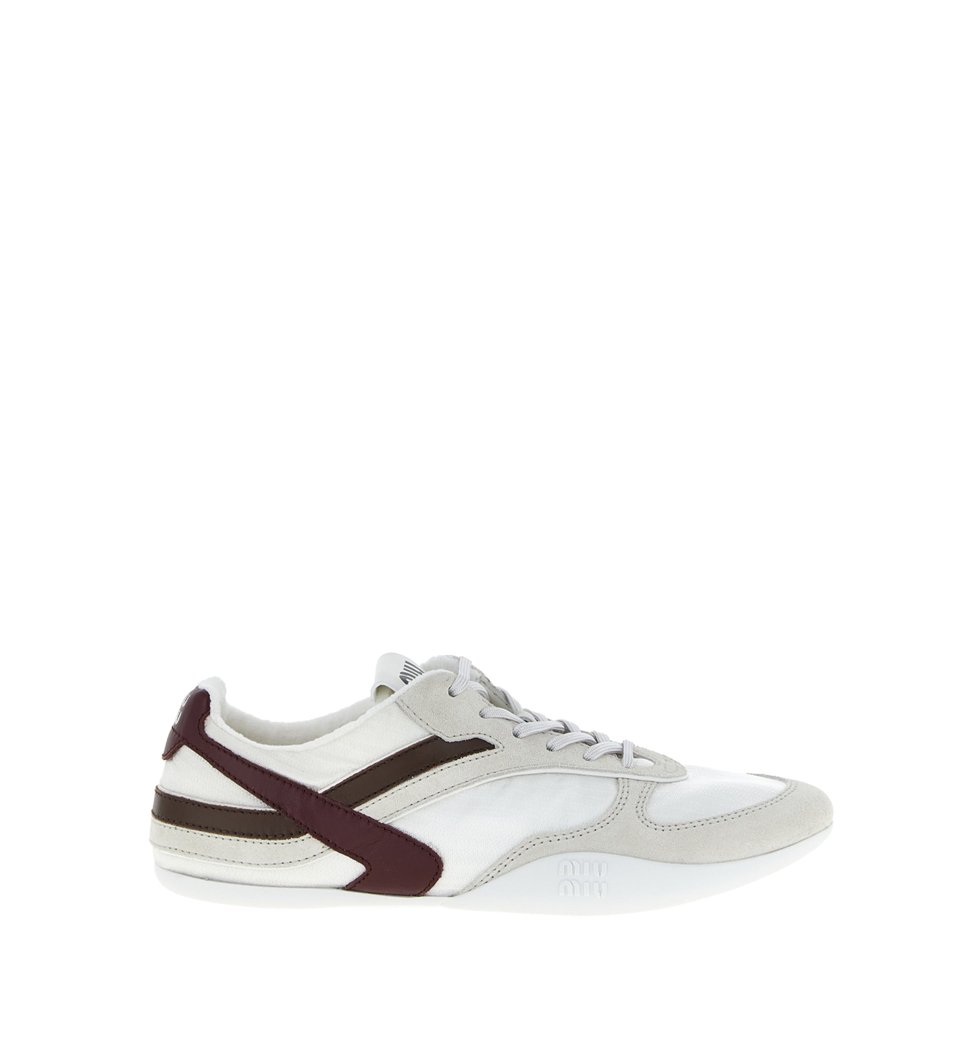 Gymnasium technical fabric and suede sneakers