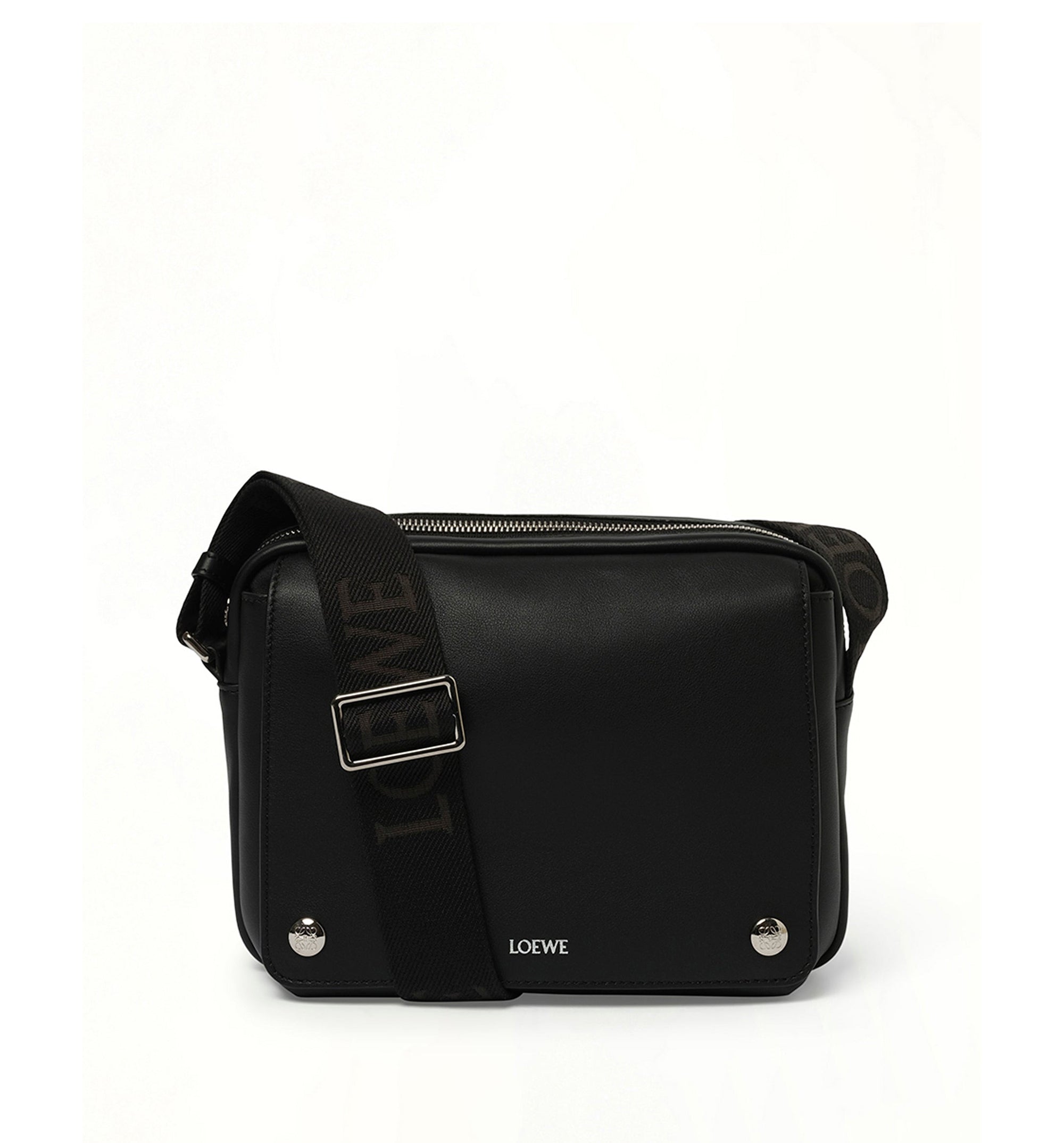 Medium Pebble Messenger Bag In Smooth Calfskin
