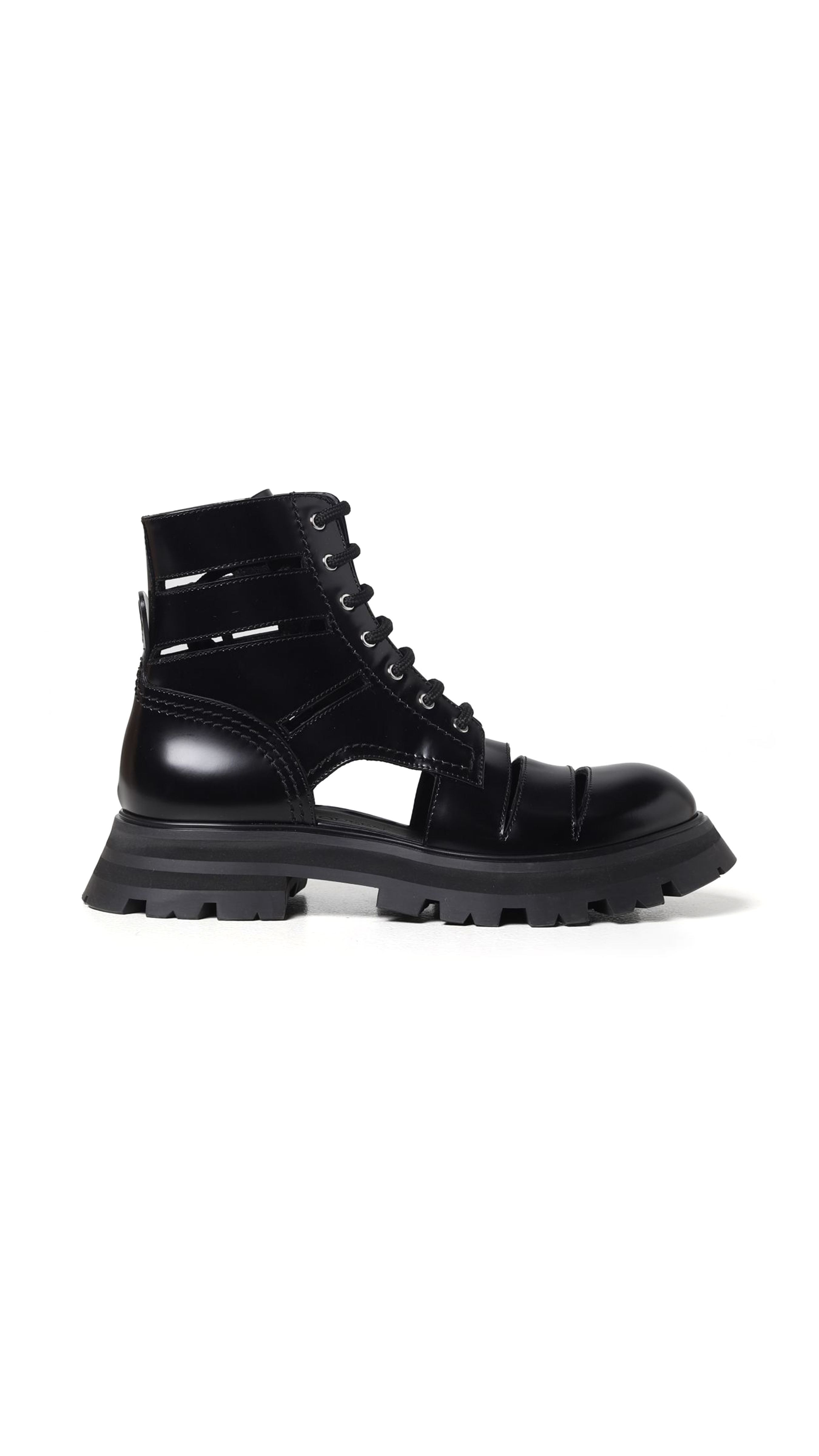 Cut-Out Wander Boot - Black