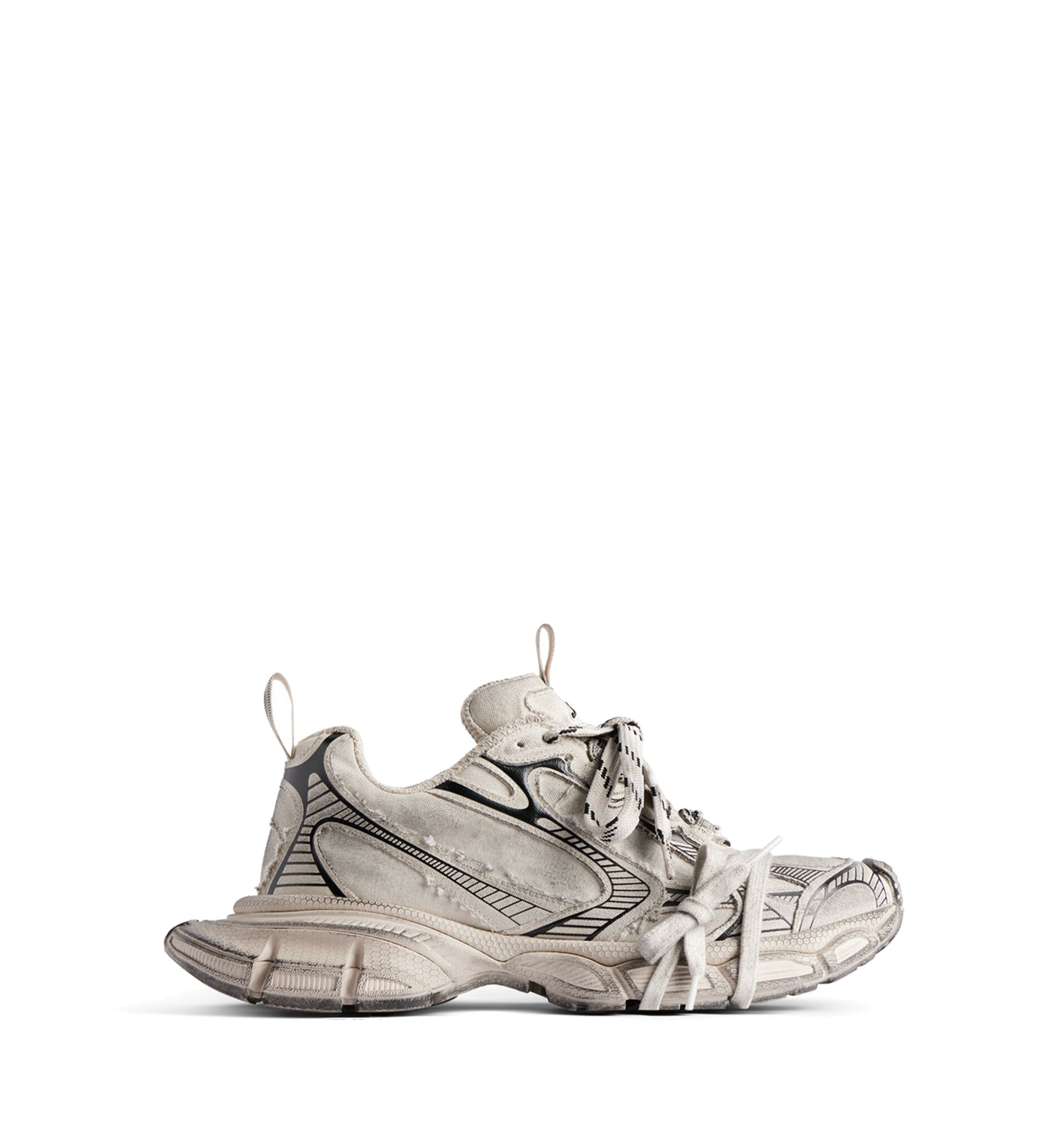 3XL Canvas Sneakers