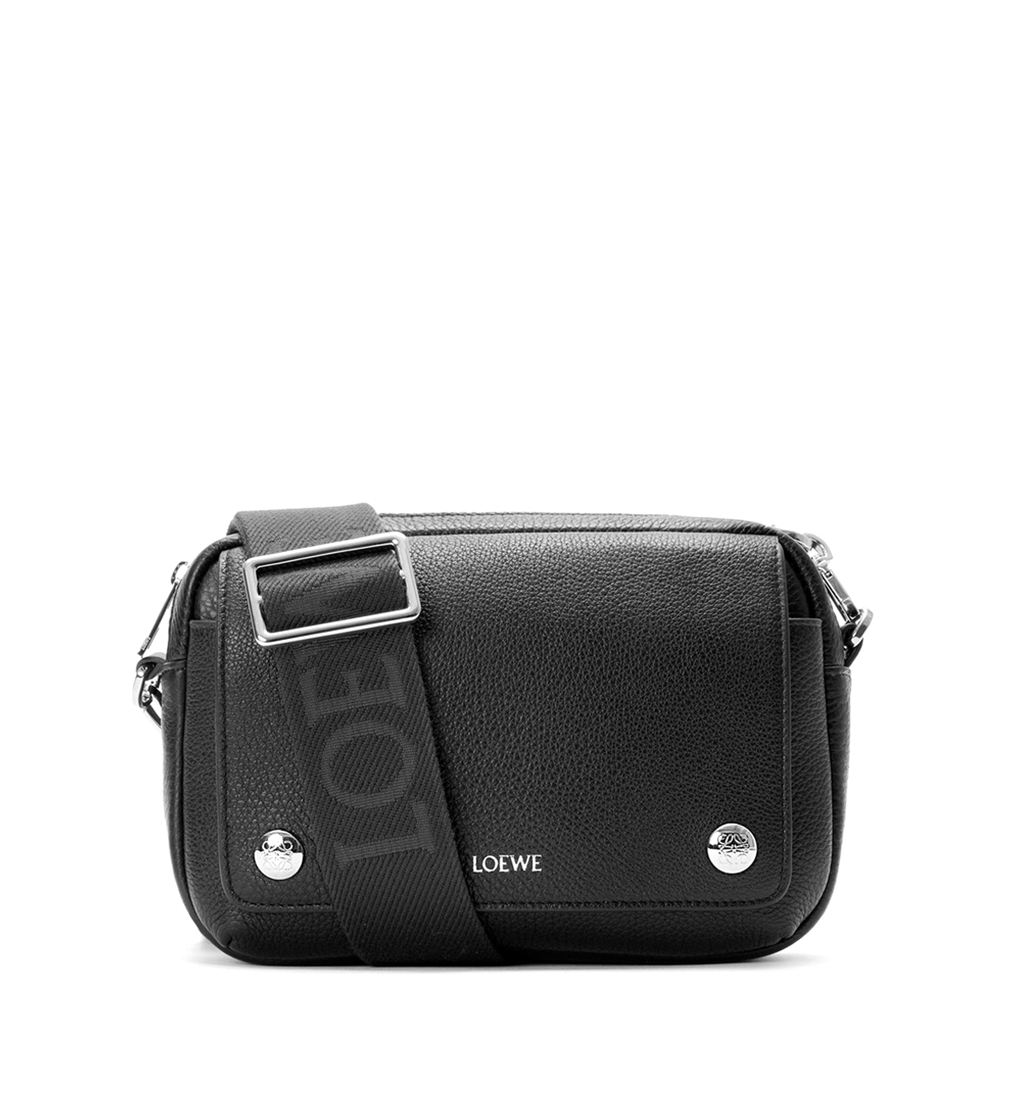 Small Pebble Messenger Bag In Supple Grained Calfskin