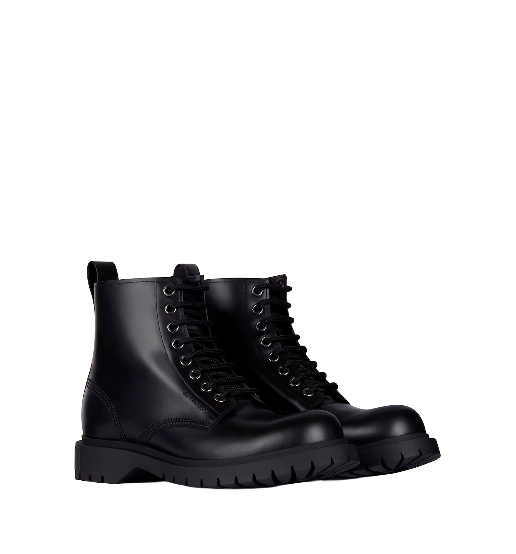 Lace up boots in leather
