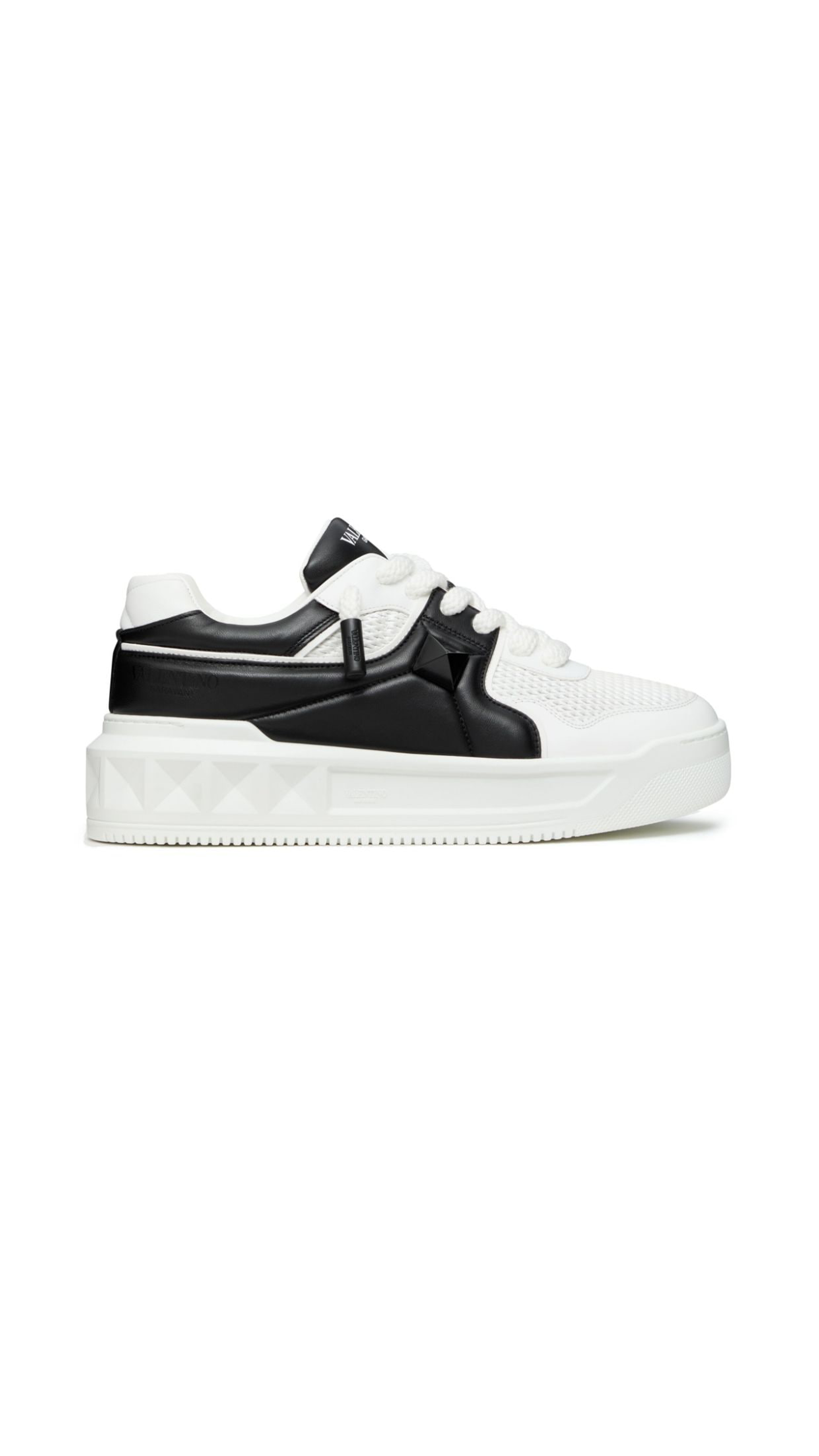 One Stud Sneakers - Black\White