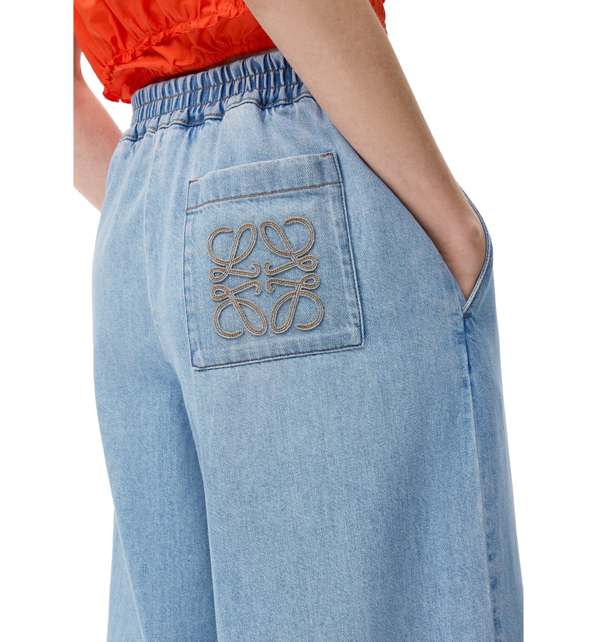 Cropped trousers in denim