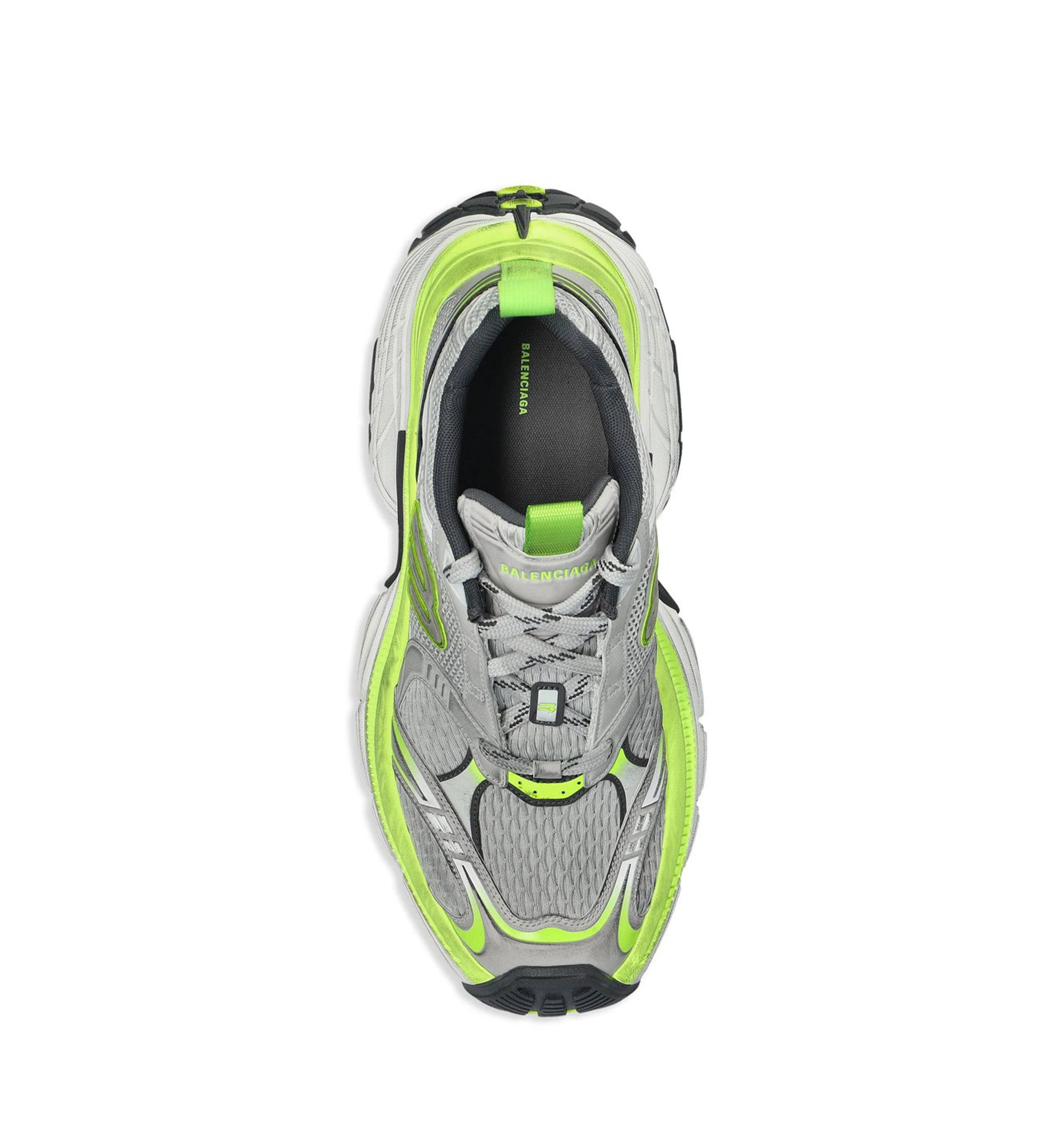 6XL Sneakers